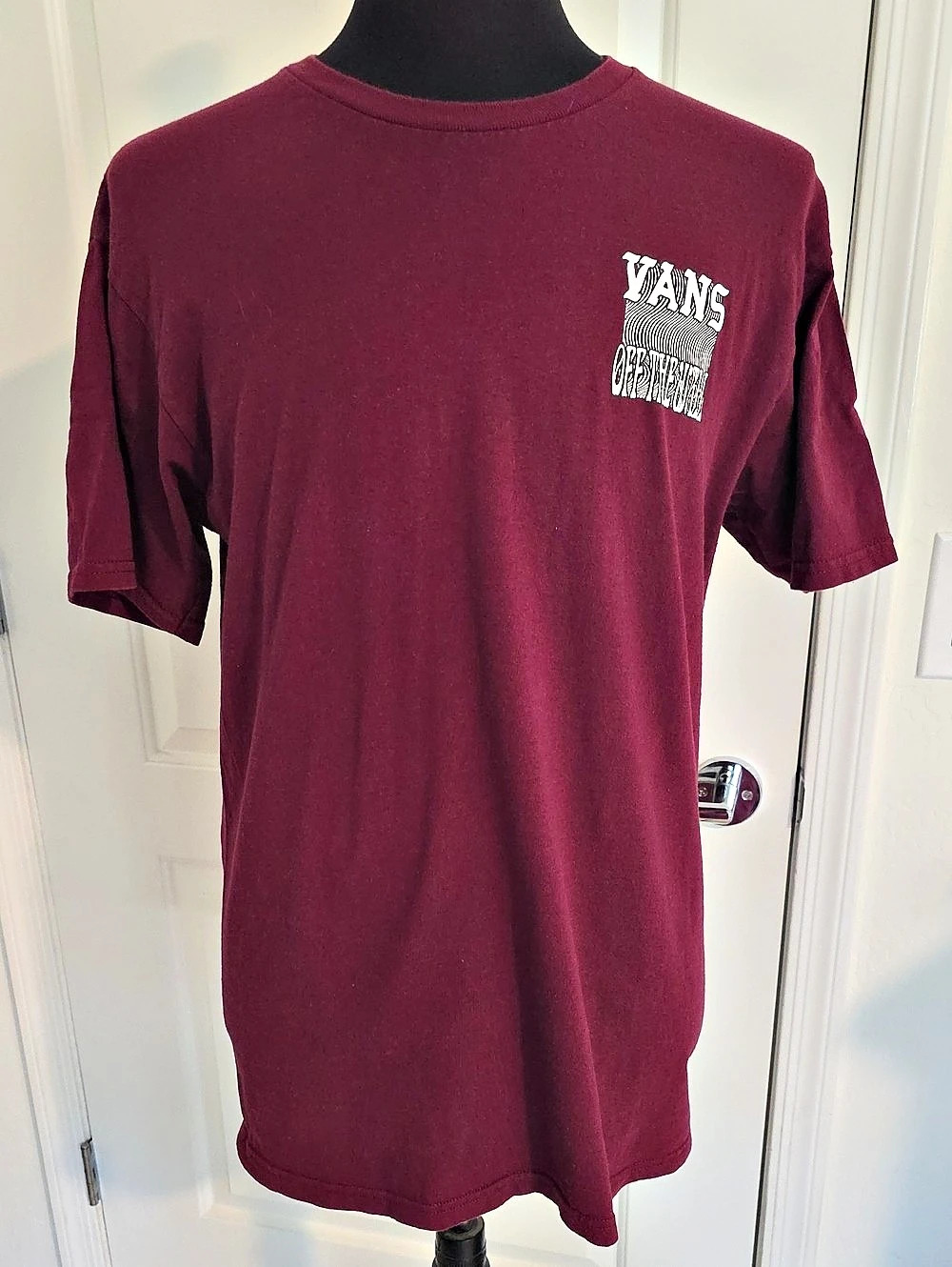 Vans Graphic Short Sleeve Tee in Burgundy Large Like New